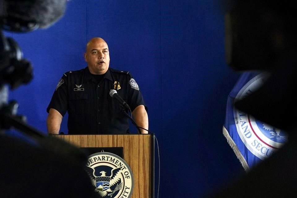 El director del puerto de entrada de la CBP en Brownsville, Tater Ortiz.