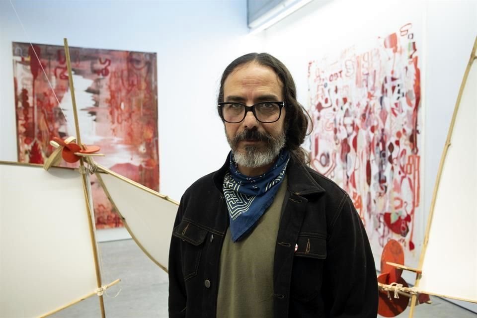 El artista Taka Fernández exhibirá 'La estación flotante y los satélites suspendidos' hasta principios de enero en la Galería Arróniz.