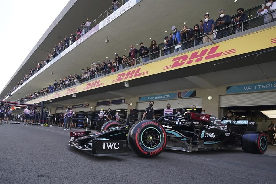 Los Mercedes no mostraron el mejor ritmo en el primer día de actividades.