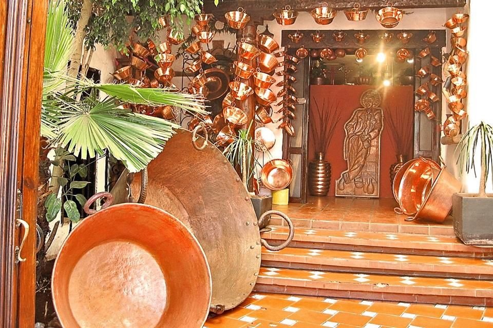 Santa Clara del Cobre es el Pueblo Mágico ideal para quienes desean ir a Michoacán a comprar artesanías y utensilios de cobre.