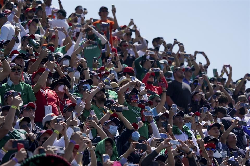La afición disfrutó al máximo el GP de México.