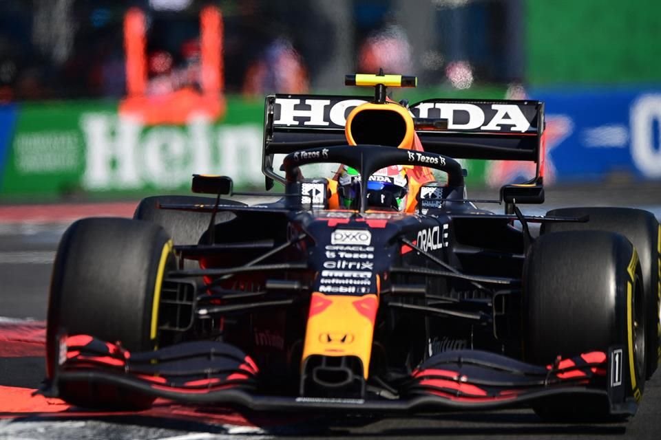 Checo conquistó el tercer lugar del Gran Premio de México.