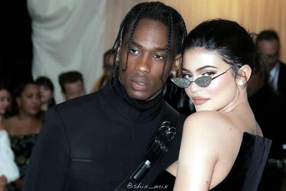 Kylie Jenner defendió a Travis Scott tras el incidente en el festival Astroworld, señaló que el músico no estaba consciente de la gravedad.