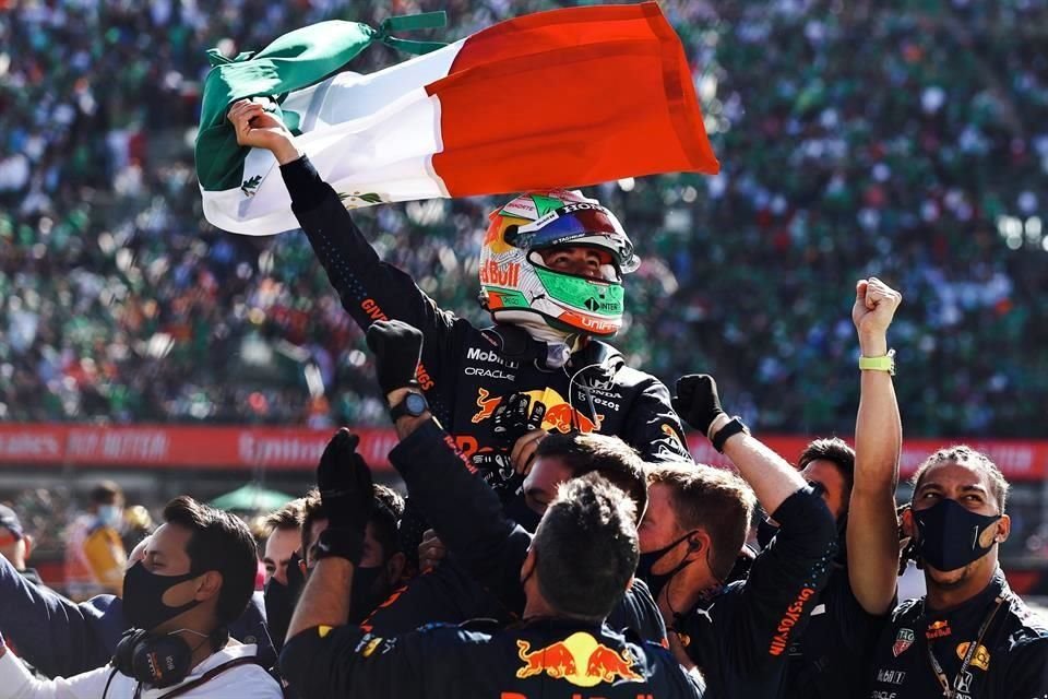 Checo logró festejar con toda su afición.