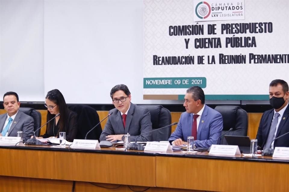 Durante discusión de dictamen de PEF 2022, diputados acusaron falta de transparencia en recorte de más de 8 mmdp a presupuesto de autónomos.