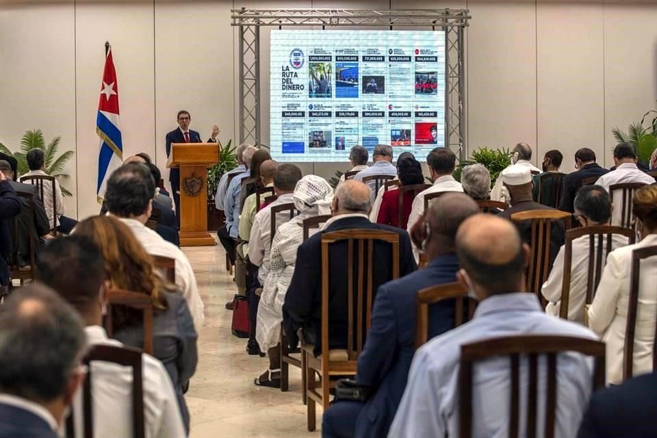 El Canciller de Cuba, Bruno Rodríguez, en una reunión con diplomáticos extranjeros.