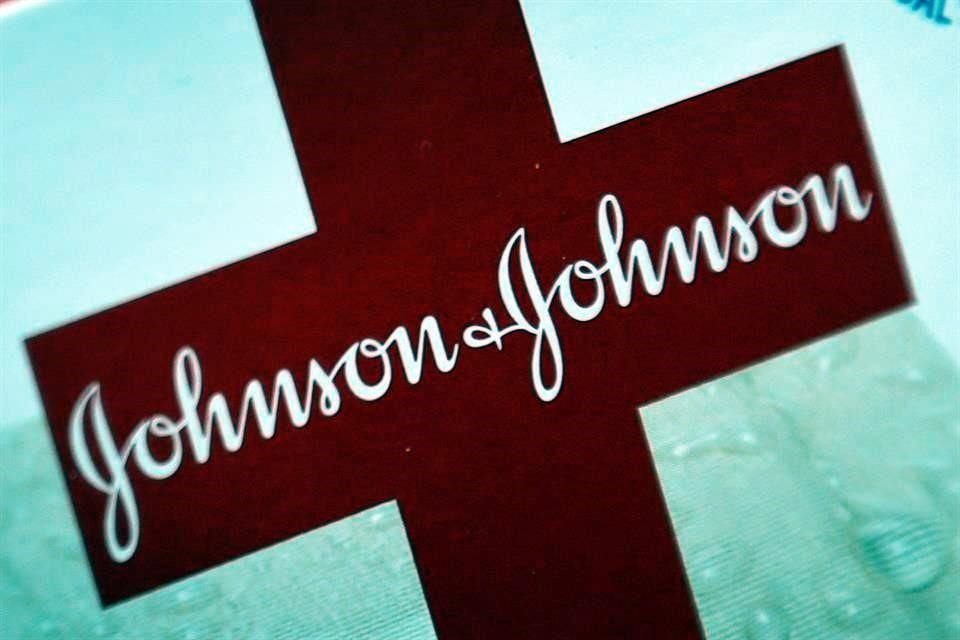 Johnson & Johnson ha sostenido firmemente que el talco no causa cáncer y que ha comercializado adecuadamente su talco para bebés durante más de 100 años.  