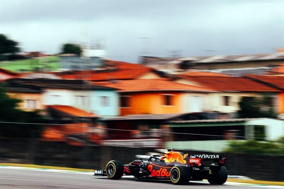 Checo busca su cuarto podio en fila en la temporada.