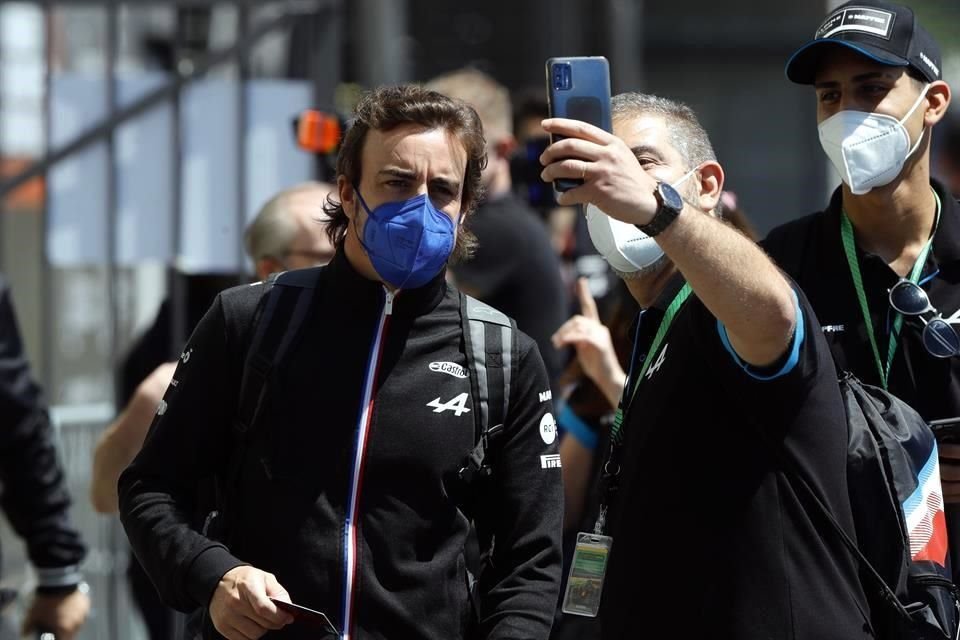 Fernando Alonso, de Alpine, marcha décimo en el campeonato de pilotos.