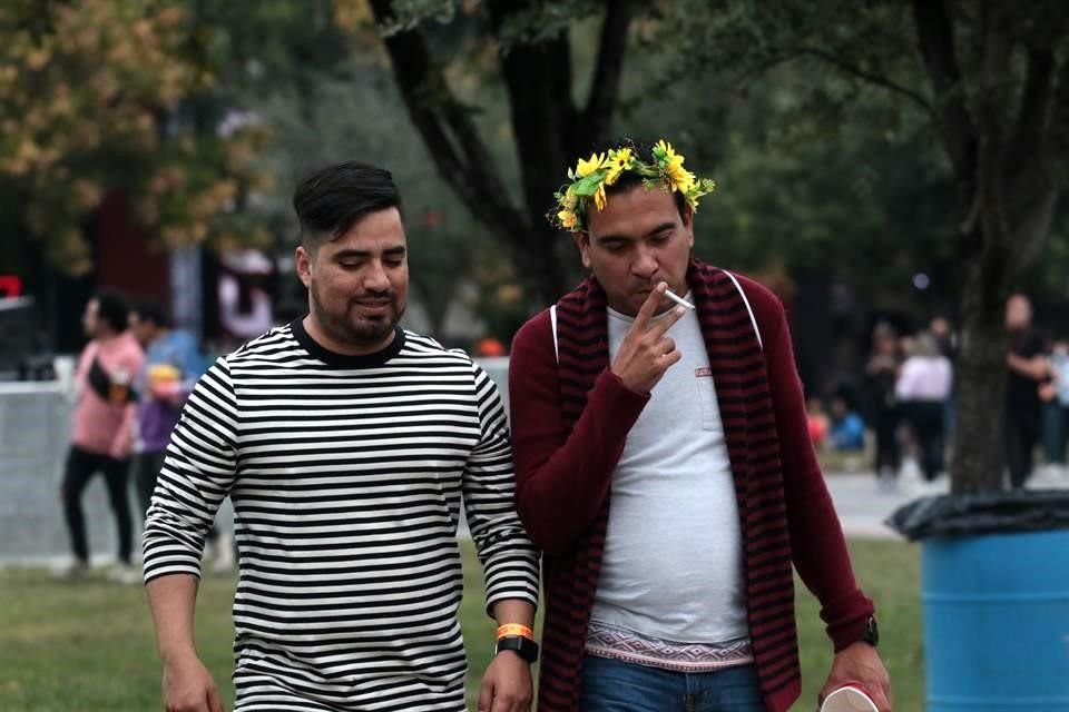 El frío no ha impedido a los asistentes de Pa'l Norte de disfrutar de la música en el segundo día del festival.