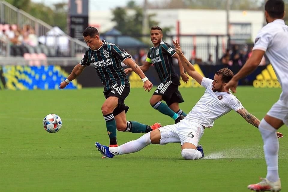 Chicharito empezó con el pie derecho su temporada en la MLS.