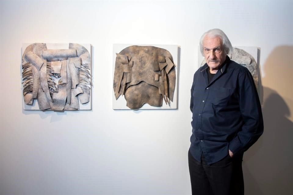 El artista Brian Nissen expone en 'Límulus, Fósil viviente' su serie casi completa de 70 esculturas, a partir de las formas intrigantes del cangrejo herradura.