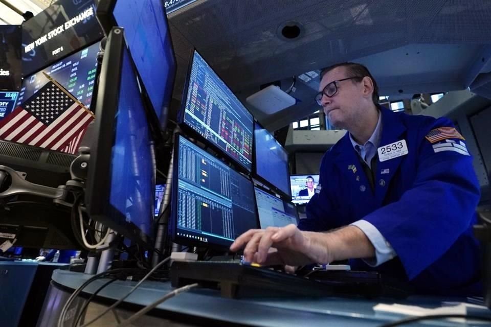 Nasdaq superó por primera vez en su historia los 16 mil puntos al cierre.