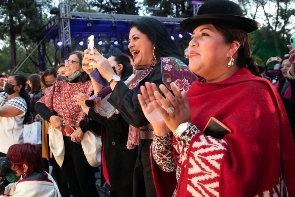 La Secretaria de Cultura, Alejandra Frausto, celebró el segundo día  del espacio de exhibición para el trabajo artístico de pueblos y comunidades creativas.