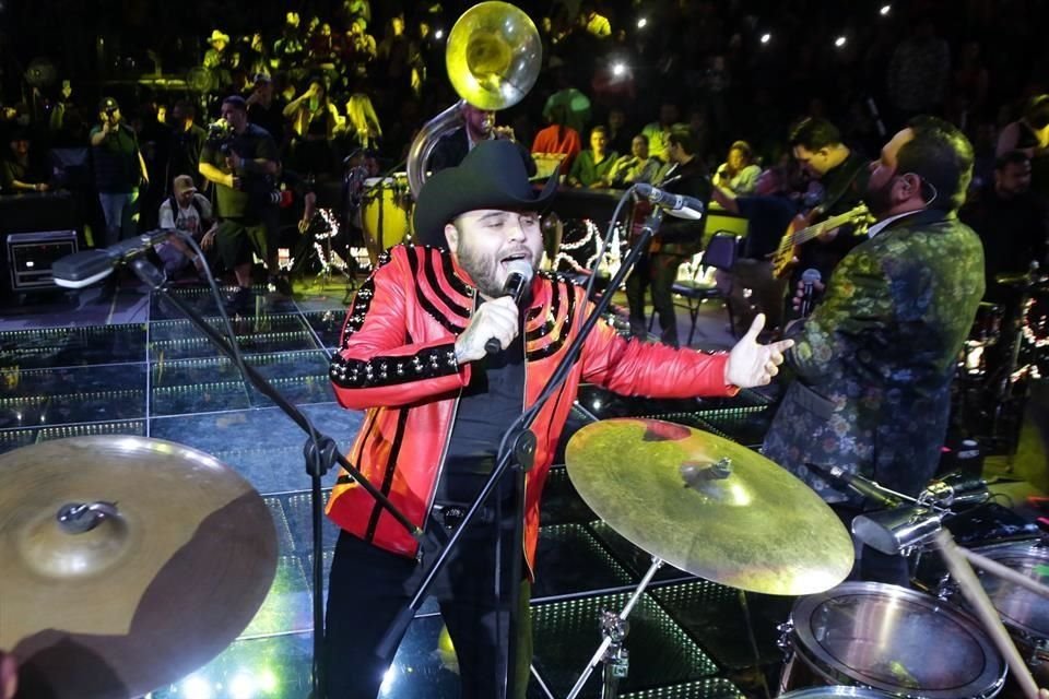 Gerardo Ortiz se presentó en una presentación en el Domo Care, en Nuevo León.