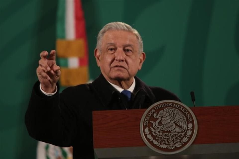 Andrés Manuel López Obrador en conferencia.