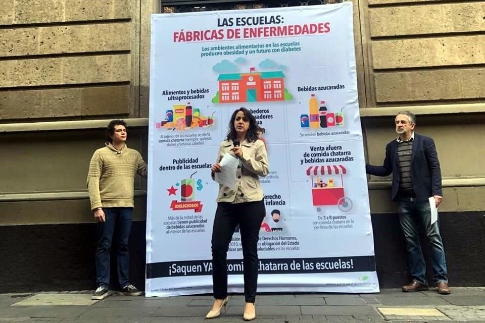 Se exigió que la SEP no permita la comida chatarra en planteles escolares.