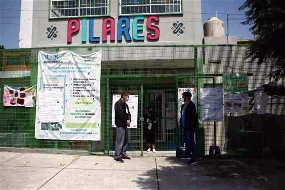 El Gobierno capitalino publicó hoy en la Gaceta Oficial que hay hasta dos mil espacios de nuevo ingreso para la generación 2022-A del bachillerato en línea Pilares.