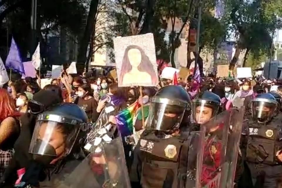 Esta tarde dio inició la marcha por la Eliminación de la Violencia contra las Mujeres.