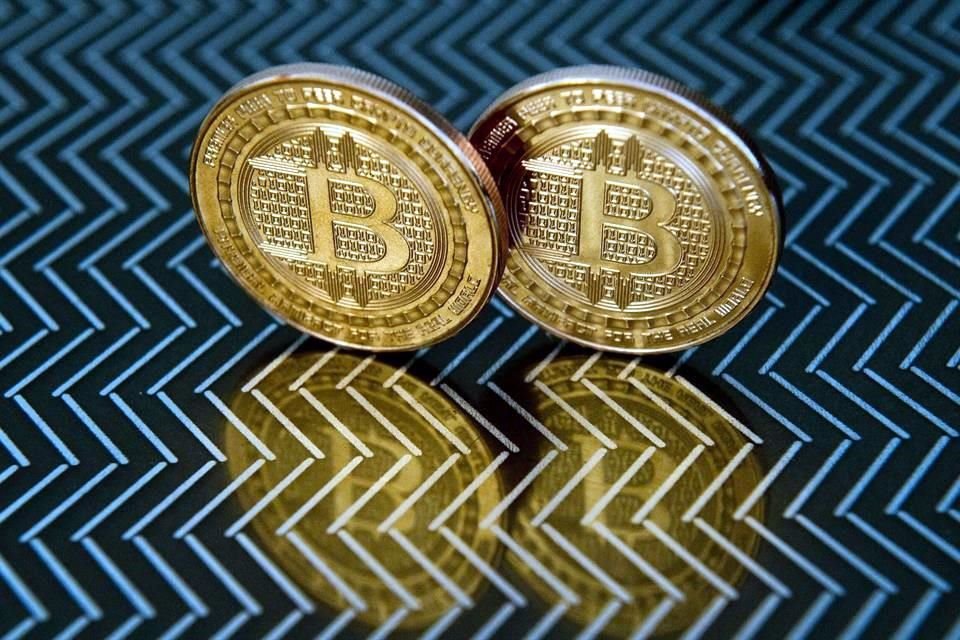 Este martes, el bitcoin superó su máximo histórico anterior de 68 mil 990.90 dólares establecido el 10 de noviembre de 2021. 