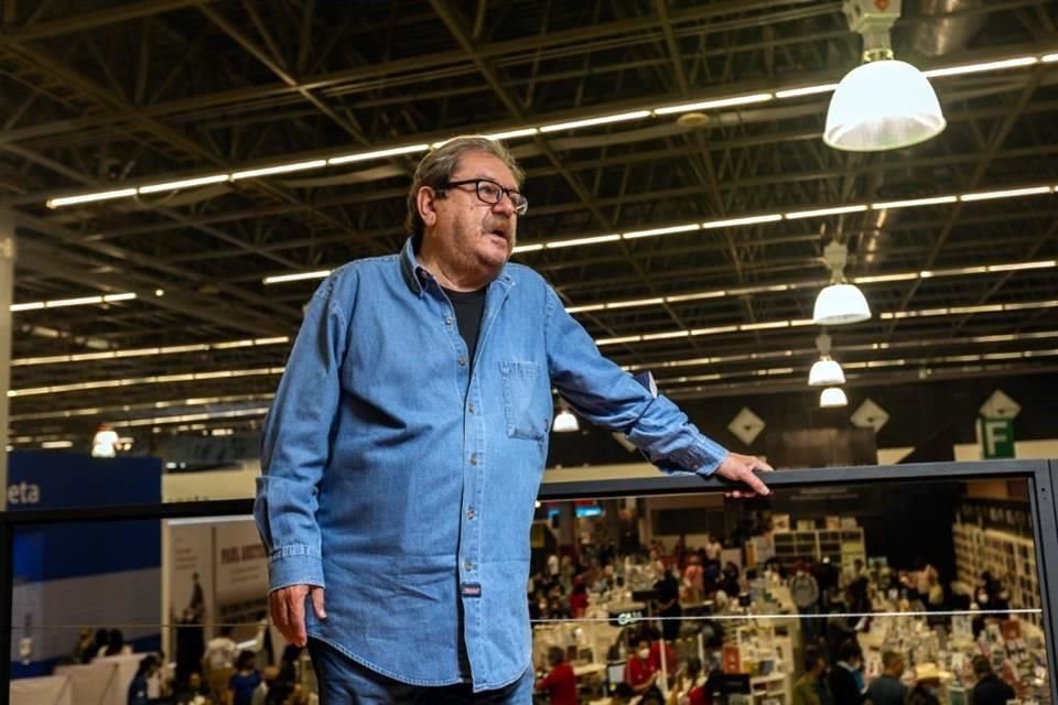 Paco Ignacio Tabio II estuvo en días pasados en el stand del Fondo de Cultura Económica en la FIL de Guadalajara.