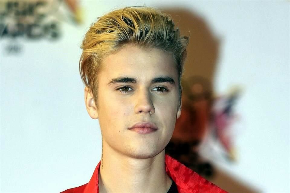 El cantante Justin Bieber se presentó este domingo en Arabia Saudita, pese a que varios activistas le habían pedido que no lo hiciera.