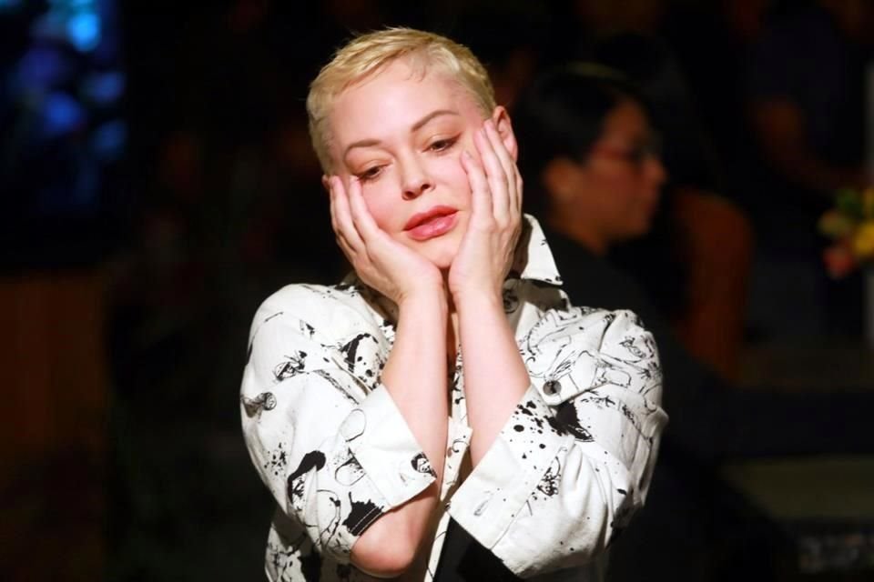 La actriz Rose McGowan perdió este lunes una demanda federal en contra del ex magnate y productor Harvey Weinstein, en California.