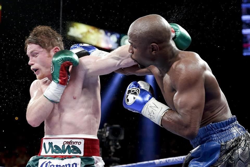 Canelo sufrió su única derrota ante Mayweather.