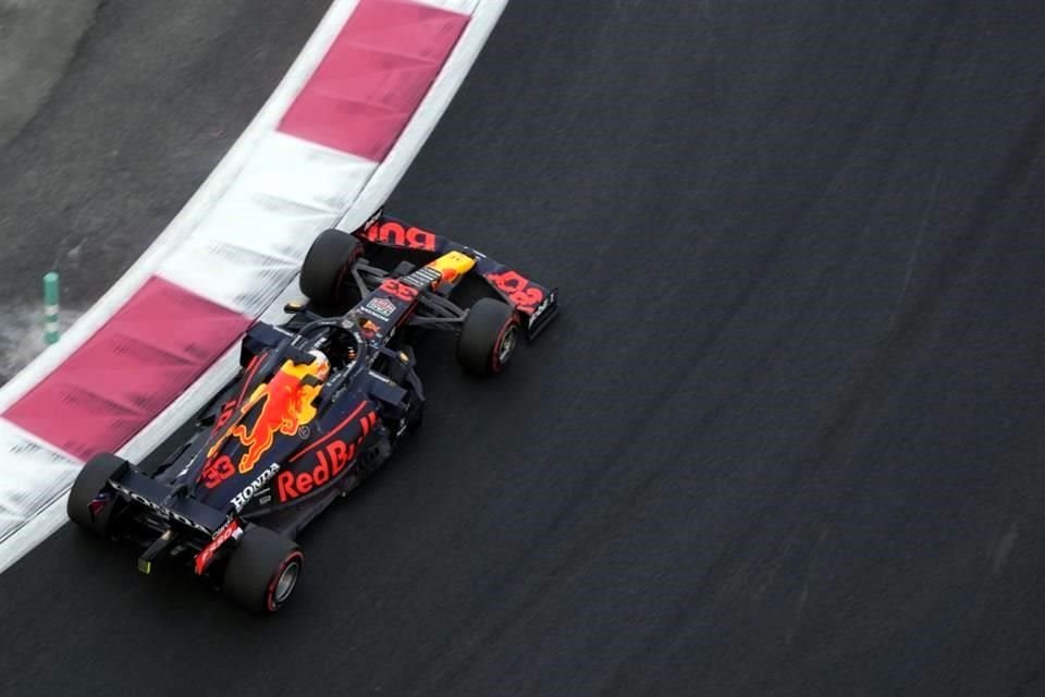 Verstappen registró 1'25'009 en P1 del GP de Abu Dhabi