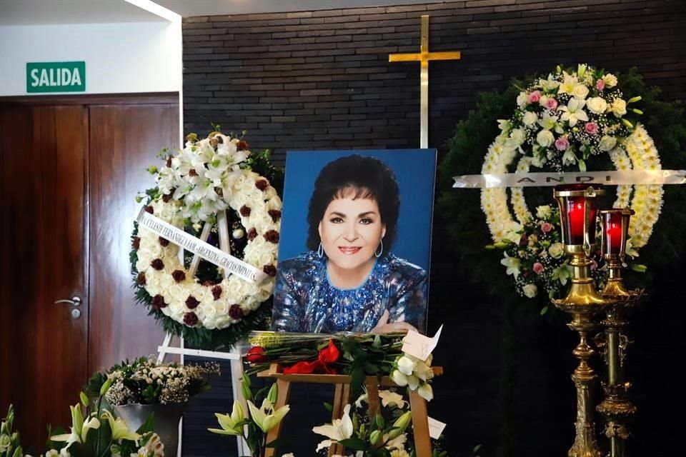 Con esta imagen, familiares y amigos despiden a Carmelita.
