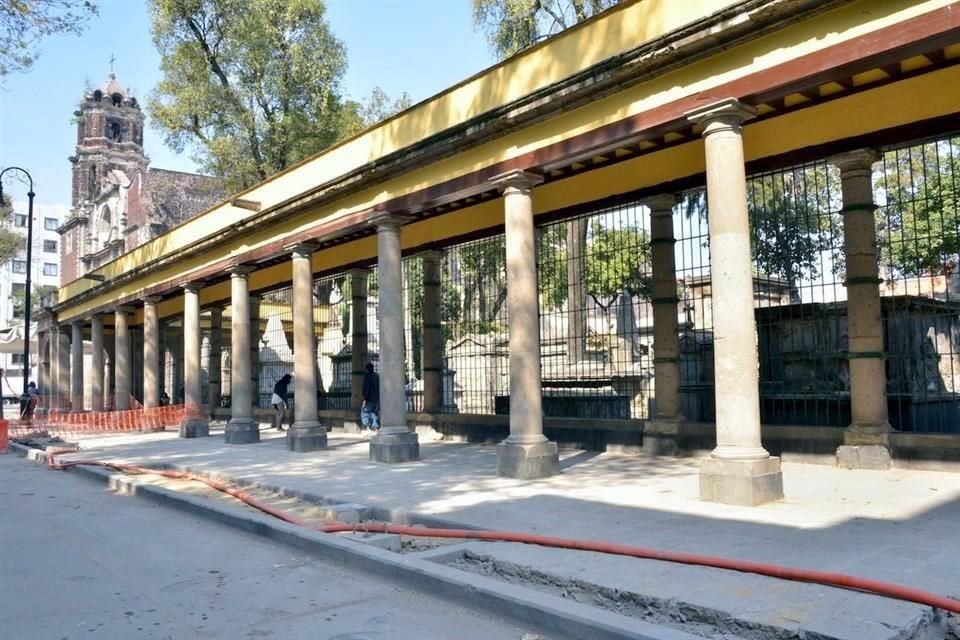 El hallazgo se realizó durante los trabajos de drenaje y cableado eléctrico que se llevan a cabo en las cercanías del Panteón de San Fernando.