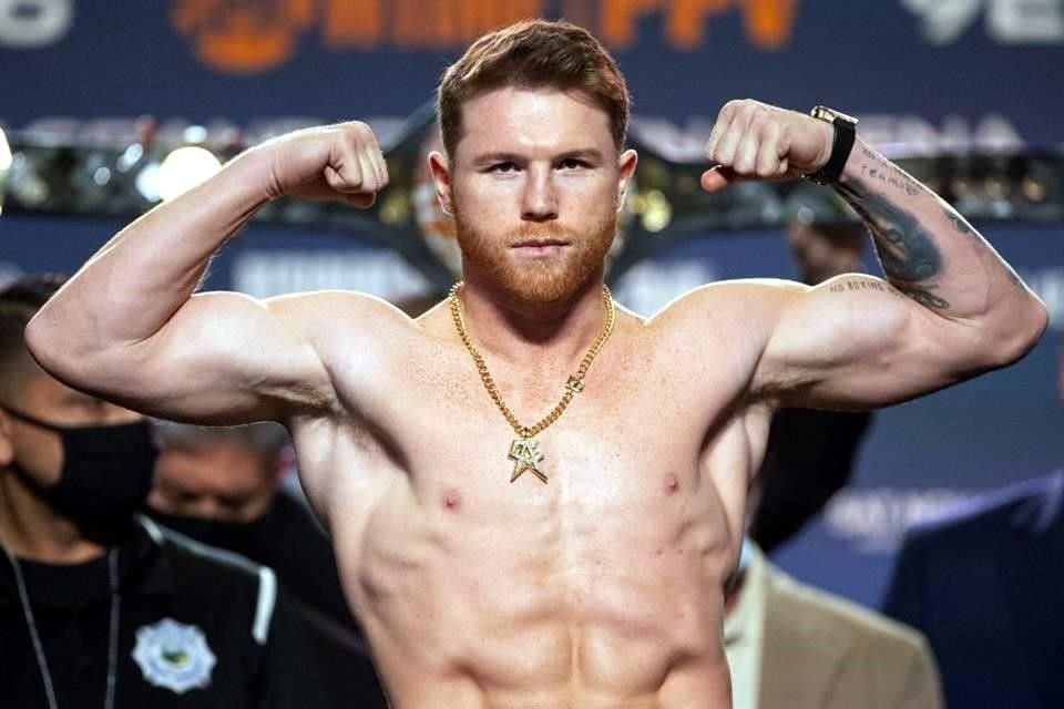 El 'Canelo' le dio algunas palabras de aliento a los jugadores del Atlas antes de la Final.