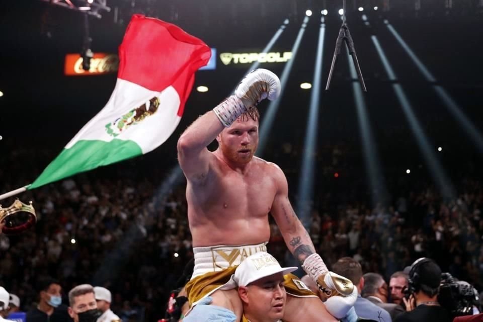 'Canelo' Álvarez apostaría por dos o tres combates en el 2022.