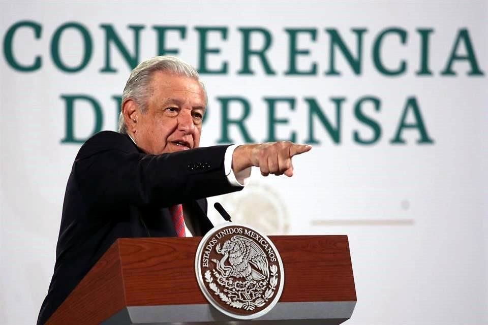 AMLO en conferencia mañanera desde Palacio Nacional.