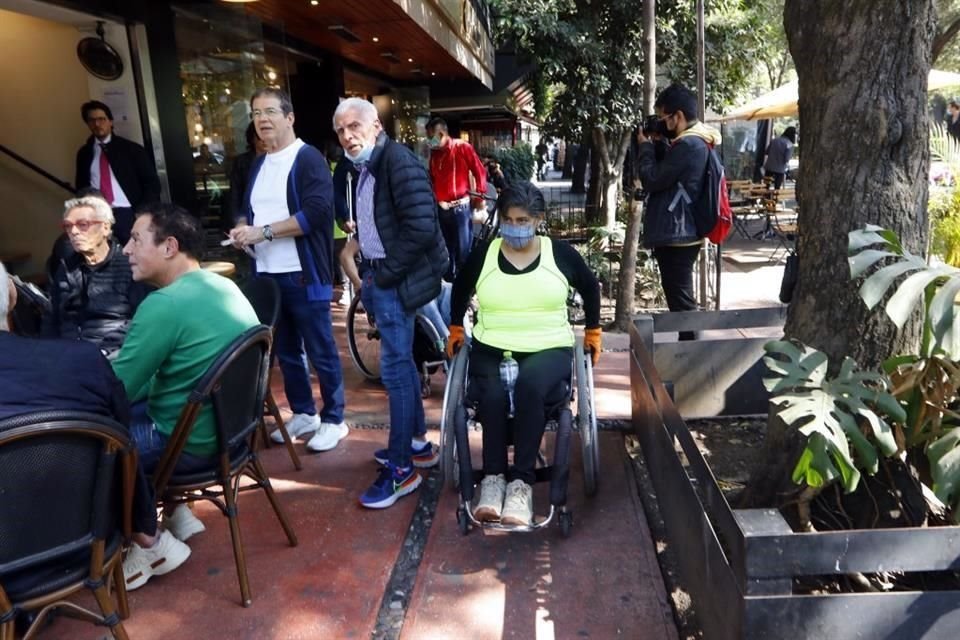 La Voz de Polanco organizó ayer un recorrido con el Movimiento de Personas con Discapacidad por la zona de #Polanquito, para ejemplificar problemáticas en movilidad.