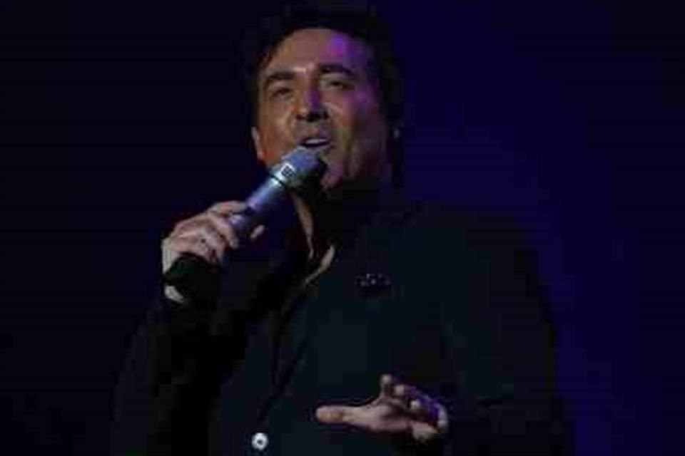 Tras haber permanecido en coma, el vocalista del grupo español Il Divo, Carlos Marín, falleció este domingo a los 53 años de edad.
