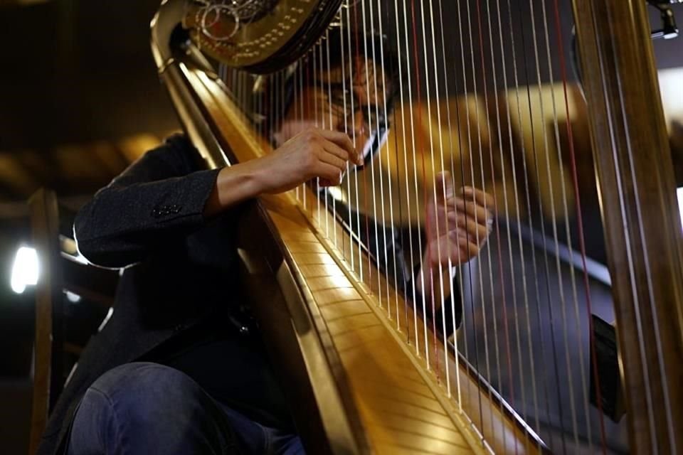 El arpista César Secundino nació en Torreón en 1985; resultó triunfador en 2018 en The World Harp Competition, en Holanda.