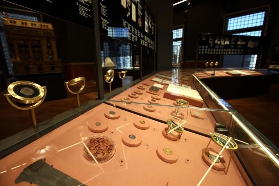 Los visitantes podrán apreciar la colección numismática del Banxico, con valiosas monedas antiguas.