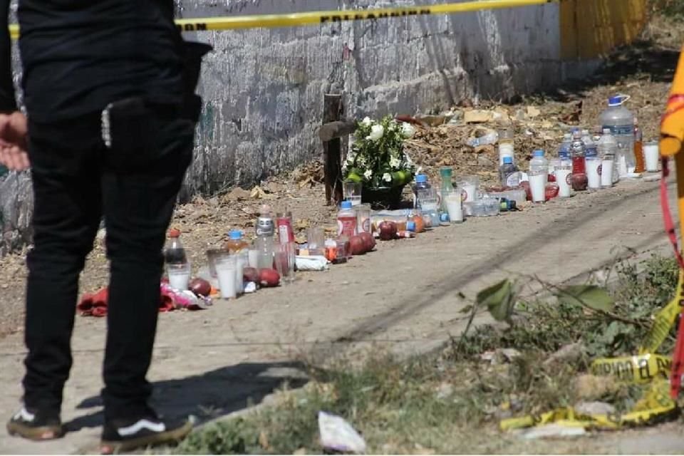 Los cuerpos fueron trasladados a la ciudad de Guatemala; en el lugar del accidente pusieron veladoras.