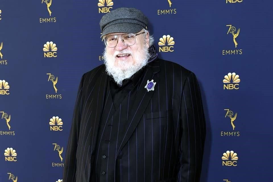 Comparte George R. R. Martin que le encantó el primer episodio de 'House of the Dragon', basado en su libro 'Fuego y Sangre'.