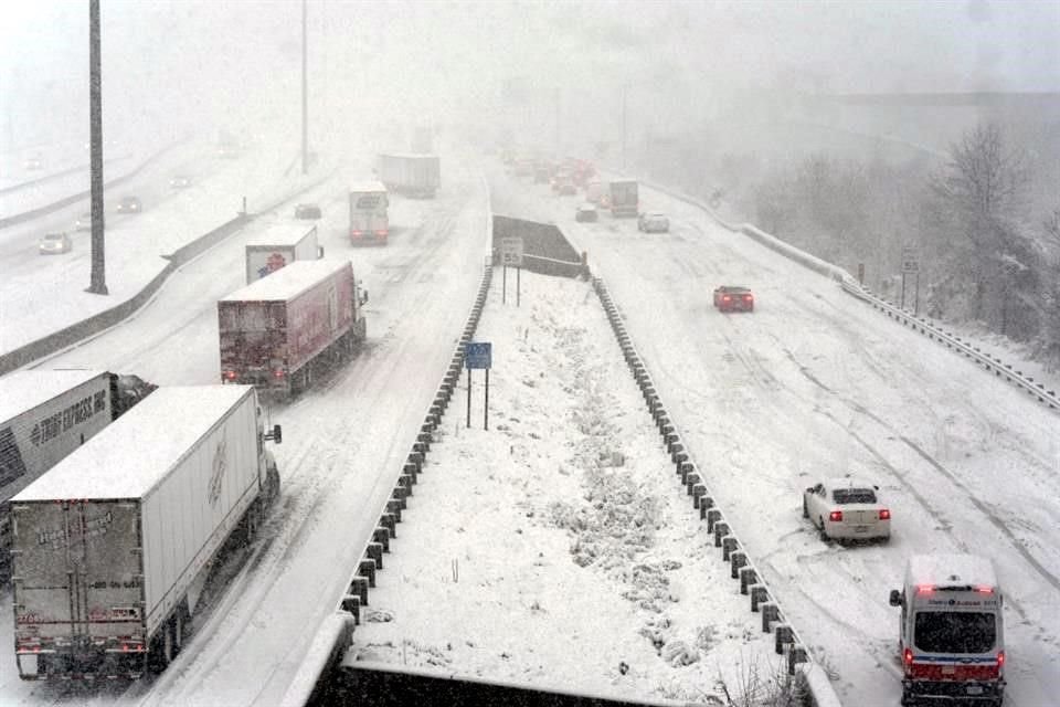 Vista de una carretera en Fort Washington, Maryland.