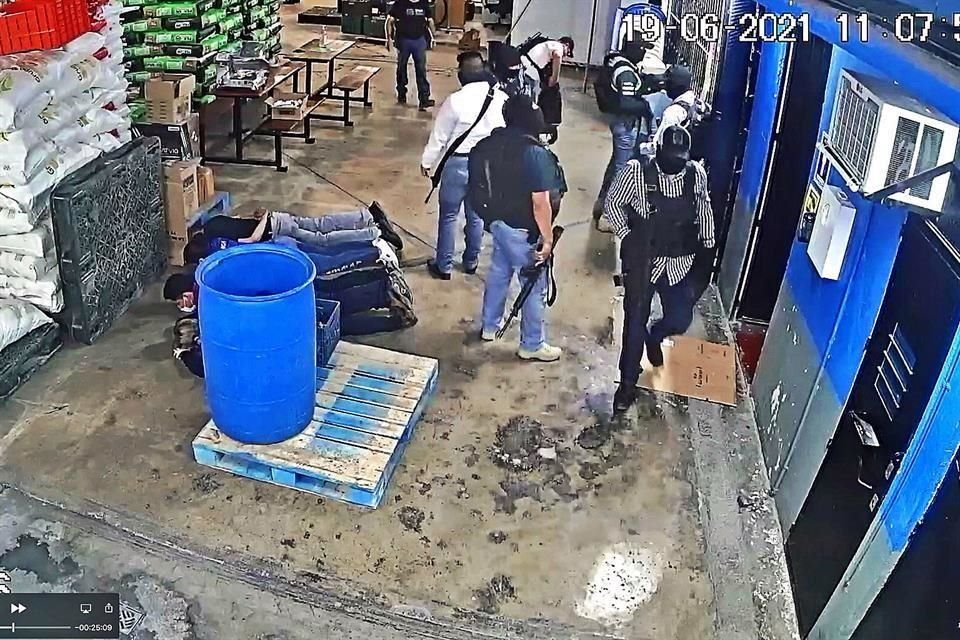 Comerciante de Río Blanco, Veracruz, acusó a policías de agresiones, robarle un millón y medio de pesos y cervezas por no apoyar a Morena.