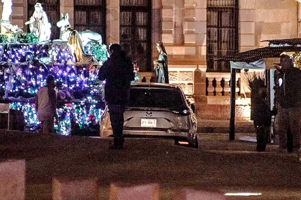 En Zacatecas, una camioneta con 10 cuerpos fue abandonada ayer.