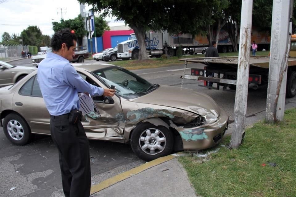 Encarecen pólizas por la escasez de autopartes, según experto. 