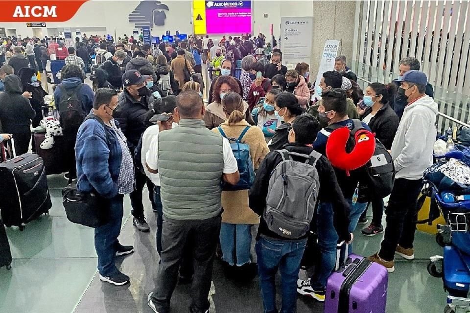 Tras las cancelaciones de vuelos, la Profeco solicitó a las aerolíneas informaran anticipadamente a los pasajeros e implementar políticas de flexibilidad.