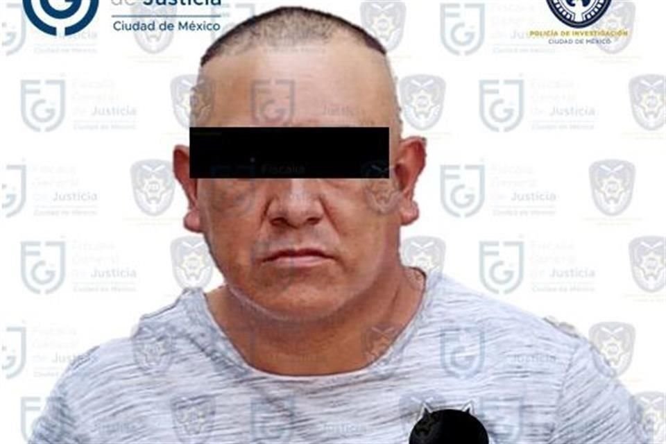 En posesión de arma de fuego,  hierba verde similar a la marihuana y sustancia color blanco que podría ser cocaína, fue detenido 'El Garrafón', presunto operador del Cartel de Tláhuac.