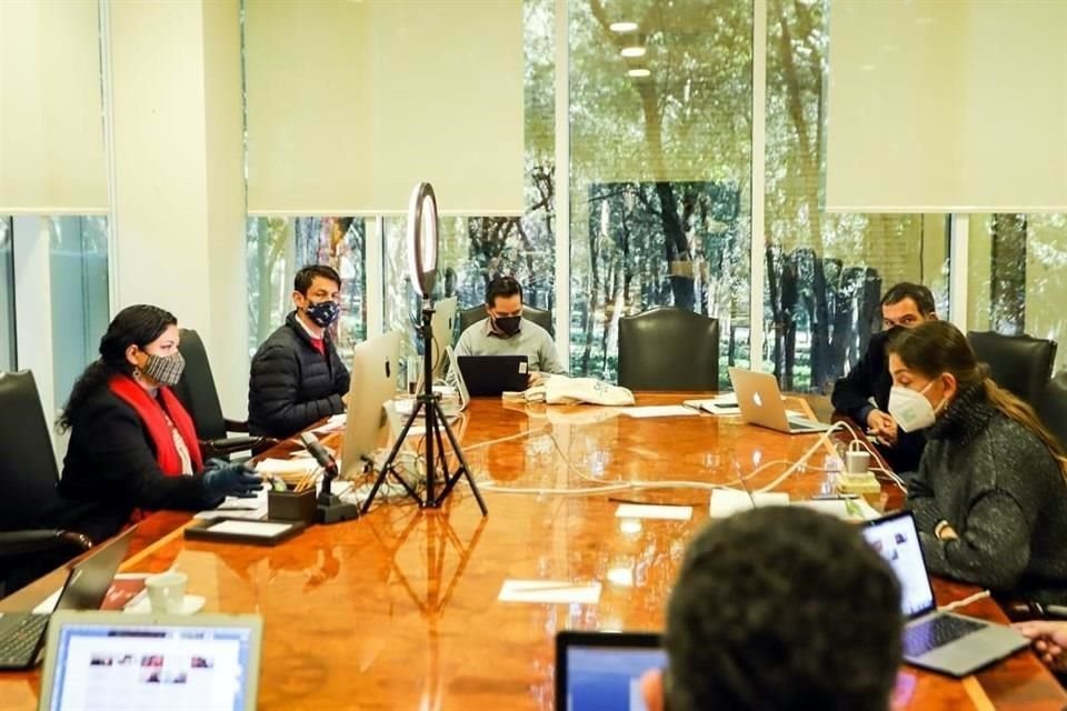 Funcionarios de la Secretaría de Cultura durante la conferencia de prensa ofrecida este miércoles. A la izquierda, la titular del sector, Alejandra Frausto.