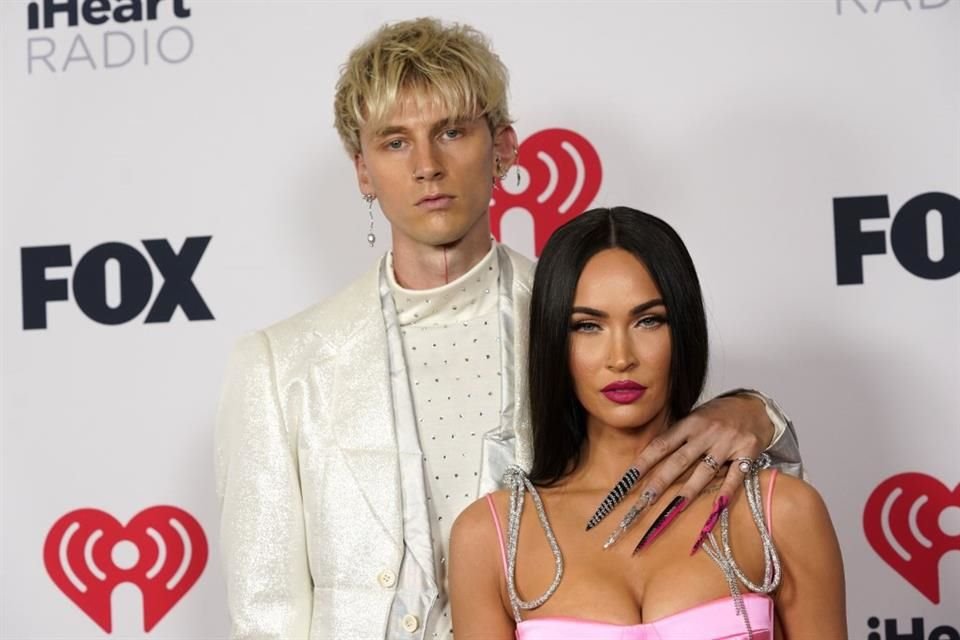 Megan Fox y Machine Gun Kelly se comprometieron recientemente y lo anunciaron en redes sociales.