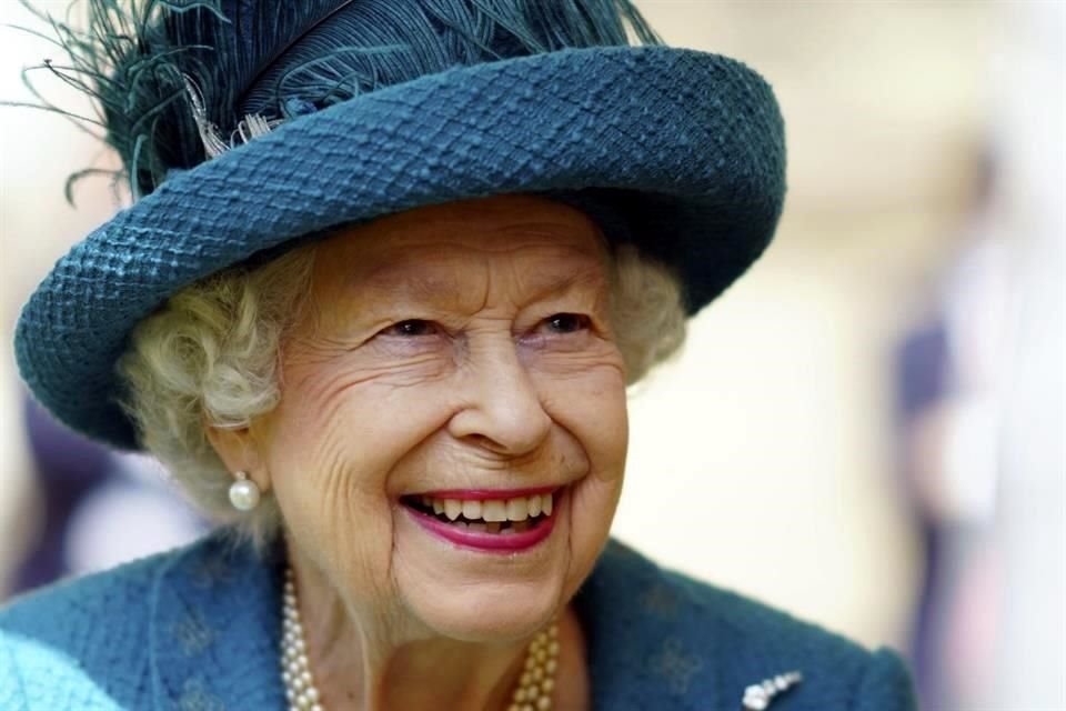 La Reina Isabel II se encuentra nuevamente de luto, tras la muerte de su amigo y entrenador de caballos Ivor Herbert, quien tenía 96 años.
