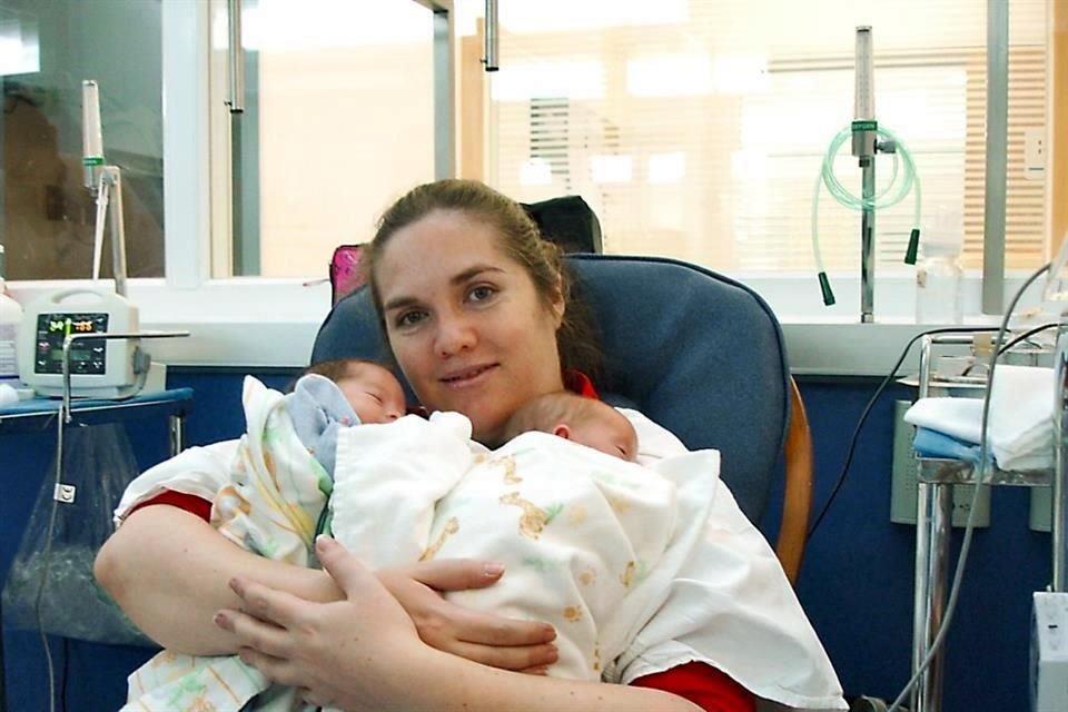 Desde que nacieron sus hijos Alonso y Camila, Llein Bolaños supo que debía tener cuidados especiales con ellos por ser prematuros.